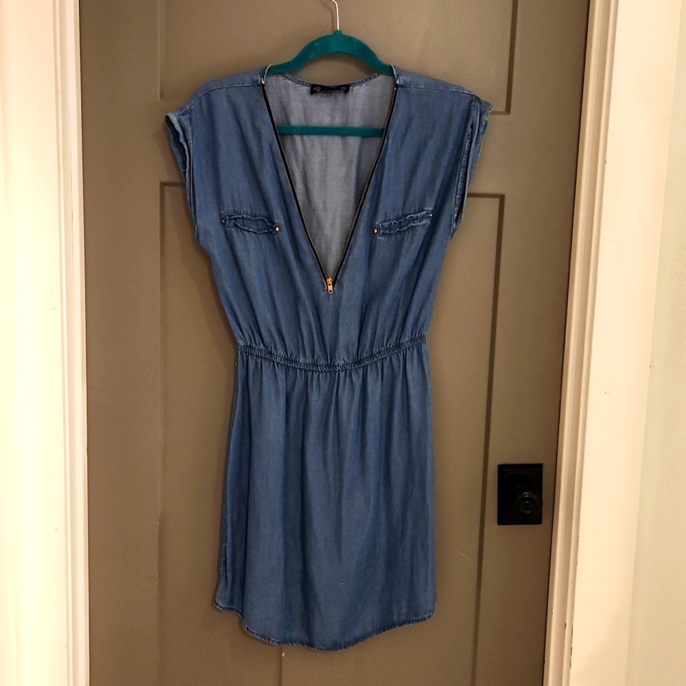 DRESS - Super cute ladies lightweight denim dress. Must see